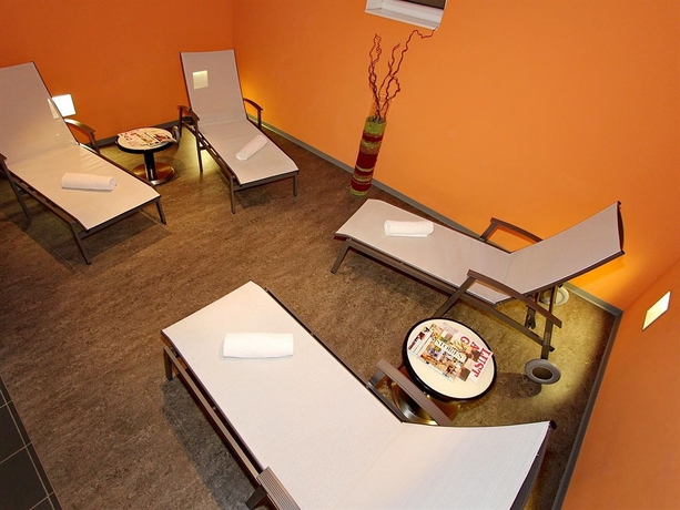 Imagen de la piscina del Hotel Arcotel Camino. Foto 16