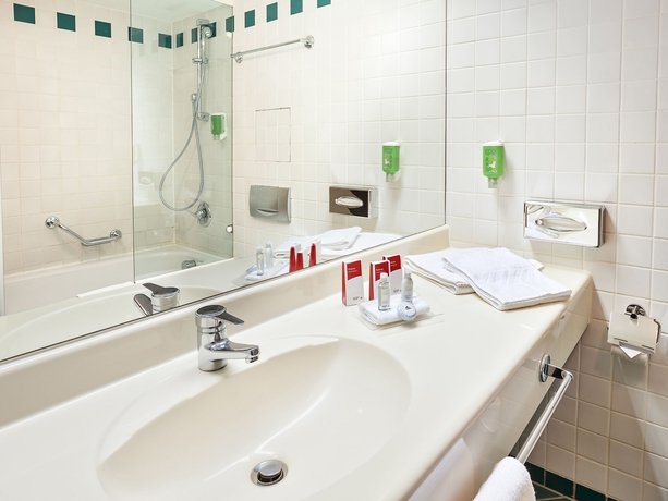 Imagen de la habitación del Hotel Arcotel Donauzentrum Wien. Foto 11