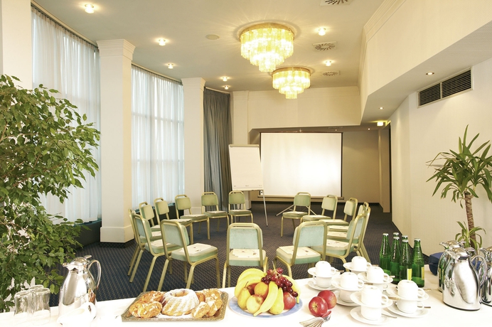 Imagen de los interiores del Hotel Arcotel Donauzentrum Wien. Foto 16