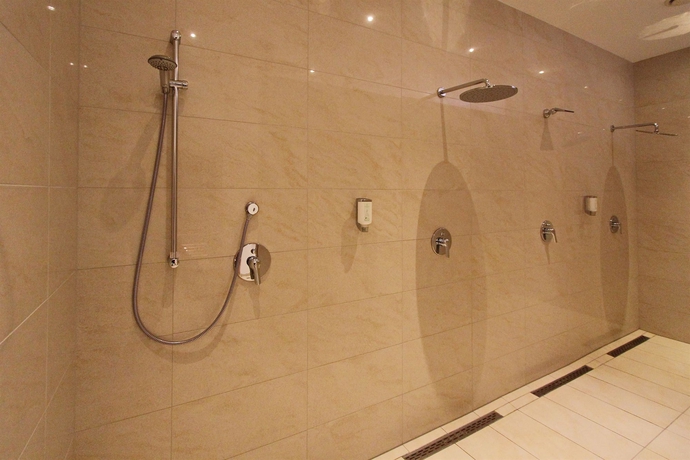 Imagen de la piscina del Hotel Arcotel Nike. Foto 13