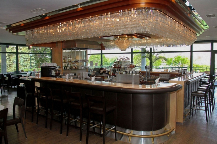 Imagen del bar/restaurante del Hotel Arcotel Nike. Foto 3