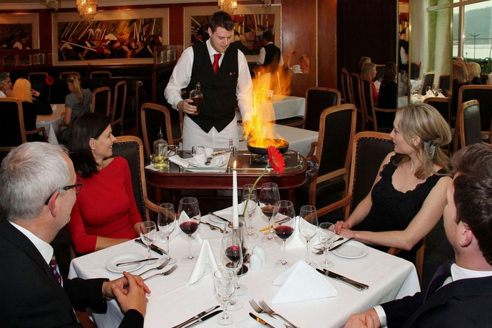 Imagen del bar/restaurante del Hotel Arcotel Nike. Foto 4