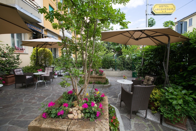 Imagen de los exteriores del Hotel Arcoveggio. Foto 13