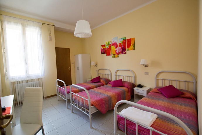 Imagen de la habitación del Hotel Arcoveggio. Foto 7