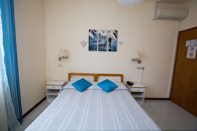 Imagen de la habitación del Hotel Arcoveggio. Foto 9