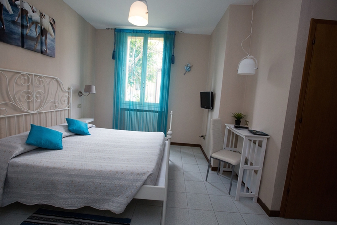 Imagen de la habitación del Hotel Arcoveggio. Foto 10