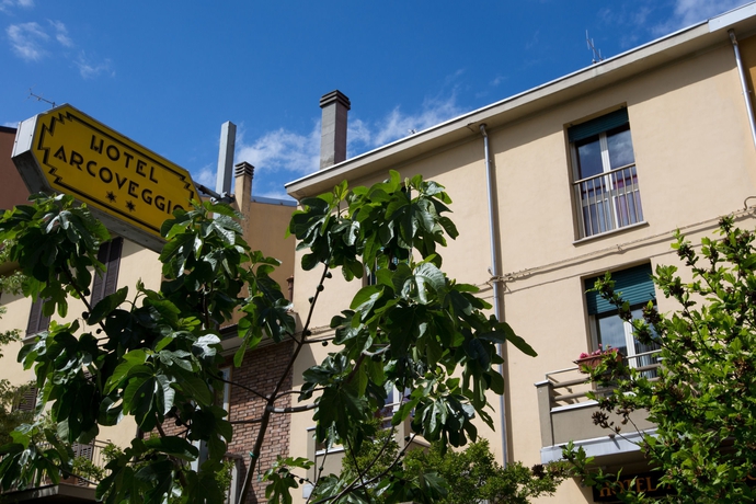 Imagen de los exteriores del Hotel Arcoveggio. Foto 15