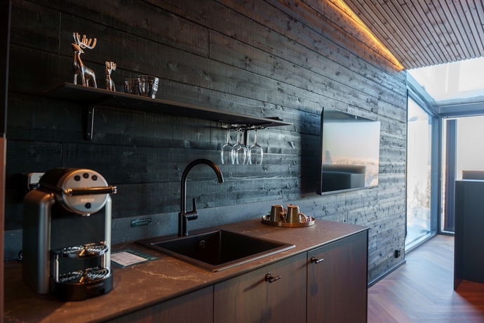 Imagen de la habitación del Hotel Arctic Lumo Resort. Foto 15
