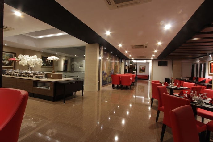 Imagen del bar/restaurante del Hotel Ardan. Foto 3