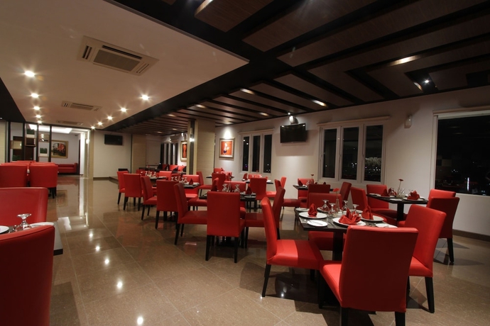 Imagen del bar/restaurante del Hotel Ardan. Foto 6