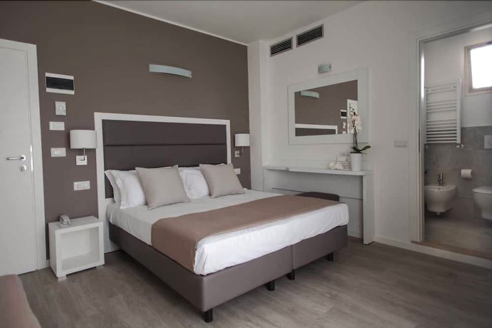 Imagen de la habitación del Hotel Ardea. Foto 10