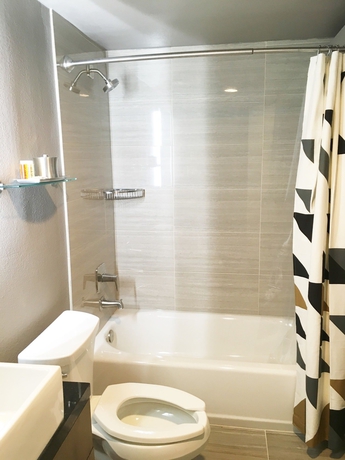 Imagen de la habitación del Hotel Arden Star. Foto 12