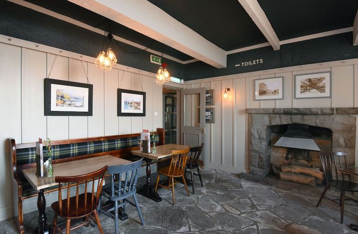 Imagen del bar/restaurante del Hotel Ardencaple by Greene King Inns. Foto 3