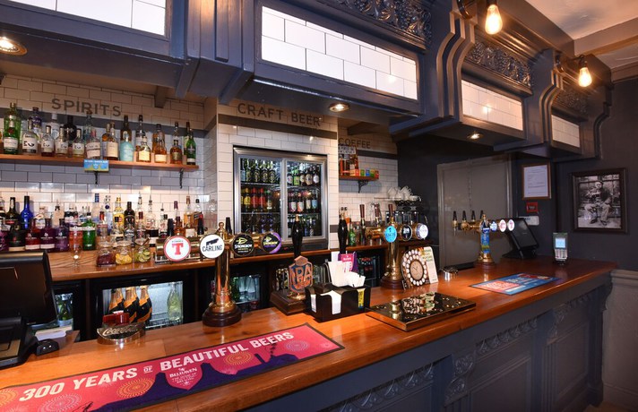 Imagen del bar/restaurante del Hotel Ardencaple by Greene King Inns. Foto 5