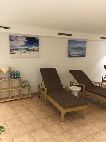 Imagen de la piscina del Hotel Ardey. Foto 20