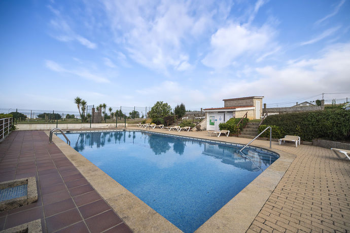 Imagen de la piscina del Hotel Ardora. Foto 9