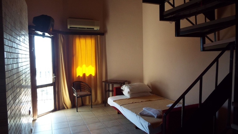 Imagen de la habitación del Hotel Area. Foto 10