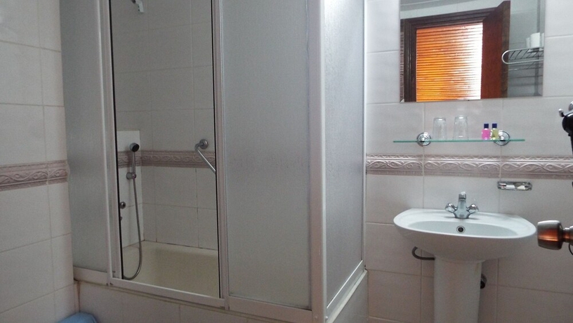 Imagen de la habitación del Hotel Area. Foto 12