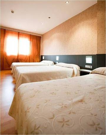 Imagen de la habitación del Hotel Area Serrano. Foto 3