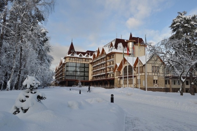 Imagen de los exteriores del Hotel Areal Congress. Foto 8