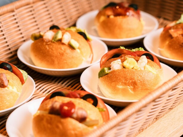 Imagen del bar/restaurante del Hotel Areaone Takamatsu. Foto 5