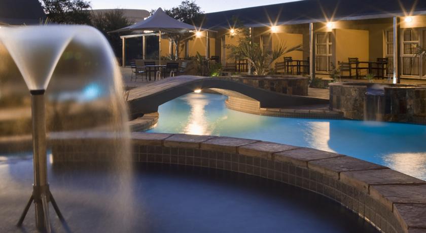 Imagen de la piscina del Hotel Arebbusch Travel Lodge. Foto 12