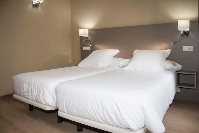 Imagen de la habitación del Hotel Areces. Foto 6
