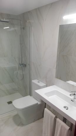 Imagen de la habitación del Hotel Areces. Foto 15