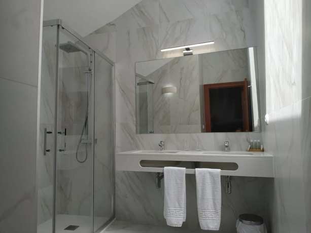 Imagen de la habitación del Hotel Areces. Foto 16