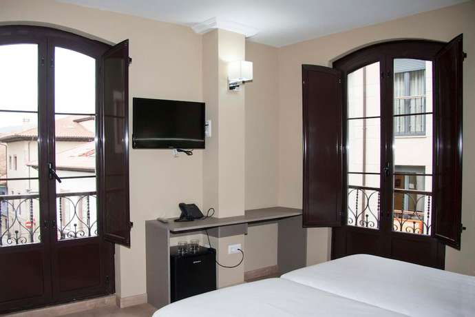 Imagen de la habitación del Hotel Areces. Foto 17