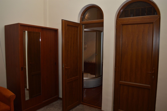 Imagen de la habitación del Hotel Areg. Foto 9