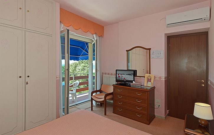 Imagen de la habitación del Hotel Areion. Foto 3