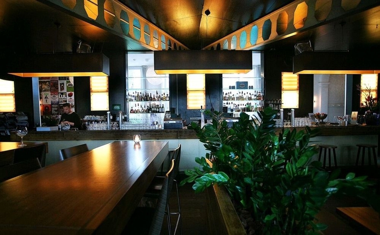 Imagen del bar/restaurante del Hotel Arena, Ámsterdam. Foto 4