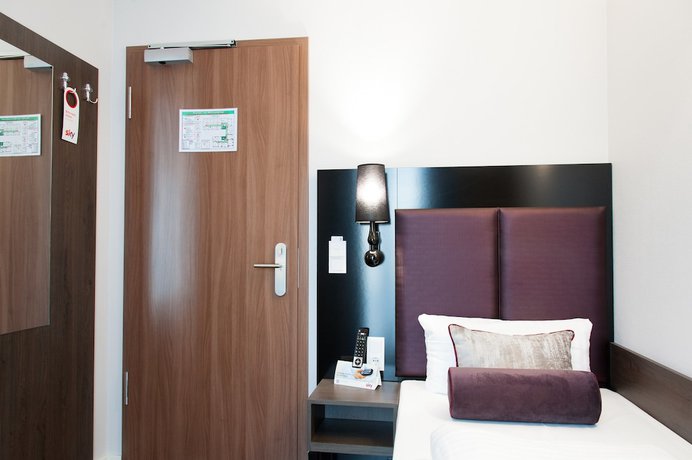 Imagen de la habitación del Hotel Arena An Der Friedberger Warte. Foto 8