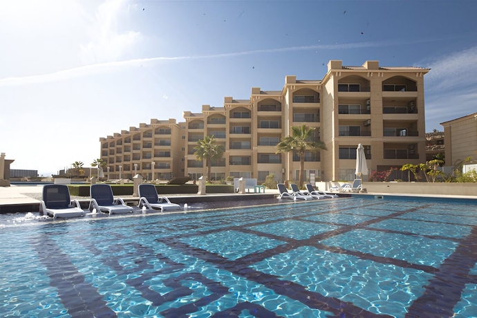 Imagen de la piscina del Hotel Arena Beach Resort. Foto 16