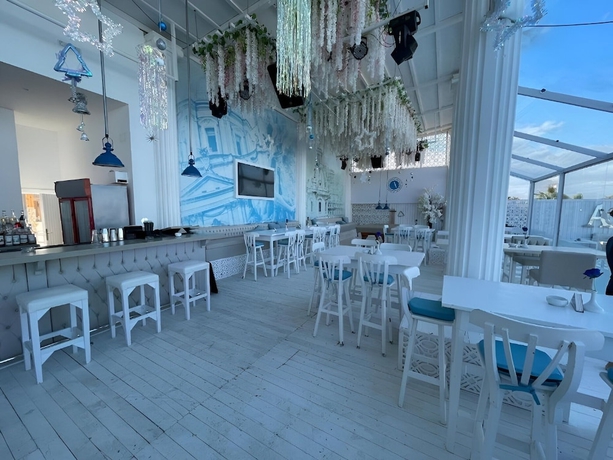Imagen del bar/restaurante del Hotel Arena Beach Resort. Foto 3