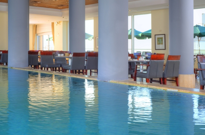 Imagen del bar/restaurante del Hotel Arena By The Beach. Foto 3