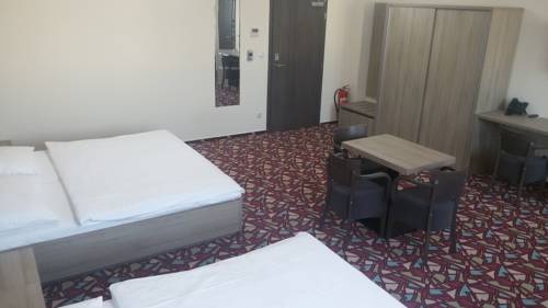Imagen de la habitación del Hotel Arena, CHOMUTOV. Foto 6