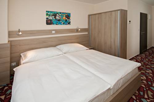 Imagen de la habitación del Hotel Arena, CHOMUTOV. Foto 13