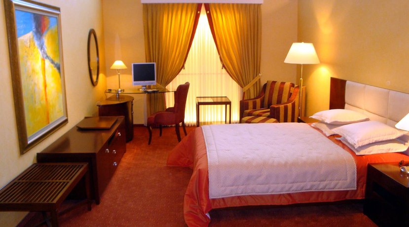Imagen de la habitación del Hotel Arena City. Foto 10