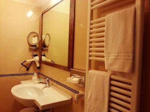 Imagen de la habitación del Hotel Arena, Colombare. Foto 6