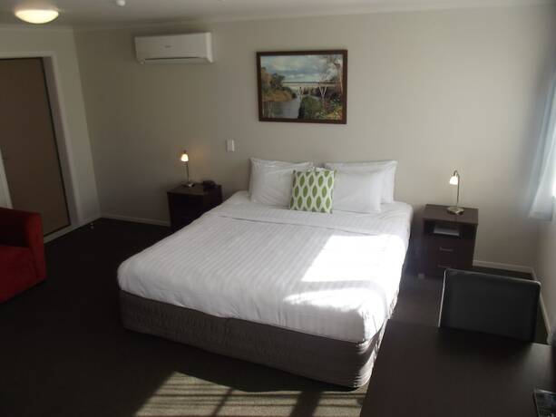 Imagen de la habitación del Hotel Arena Court Motel. Foto 13