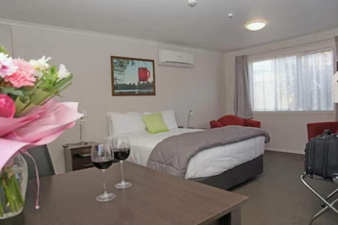 Imagen de la habitación del Hotel Arena Court Motel. Foto 17