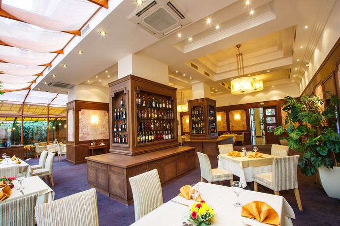 Imagen del bar/restaurante del Hotel Arena Di Serdica. Foto 2