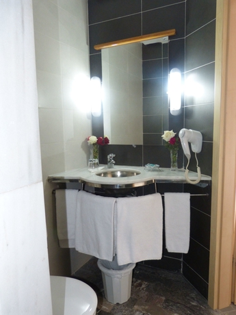 Imagen de la habitación del Hotel Arena Fes. Foto 6