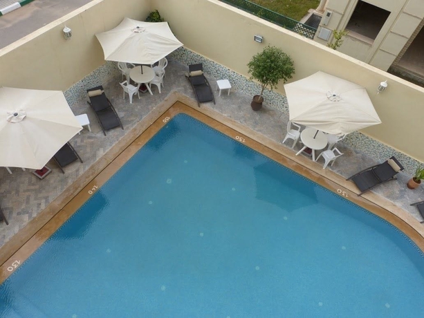 Imagen de la piscina del Hotel Arena Fes. Foto 16