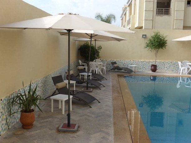 Imagen de la piscina del Hotel Arena Fes. Foto 17