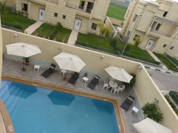 Imagen de la piscina del Hotel Arena Fes. Foto 18