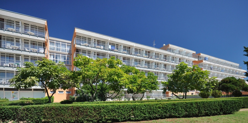 Imagen de los exteriores del Hotel Arena Holiday. Foto 8