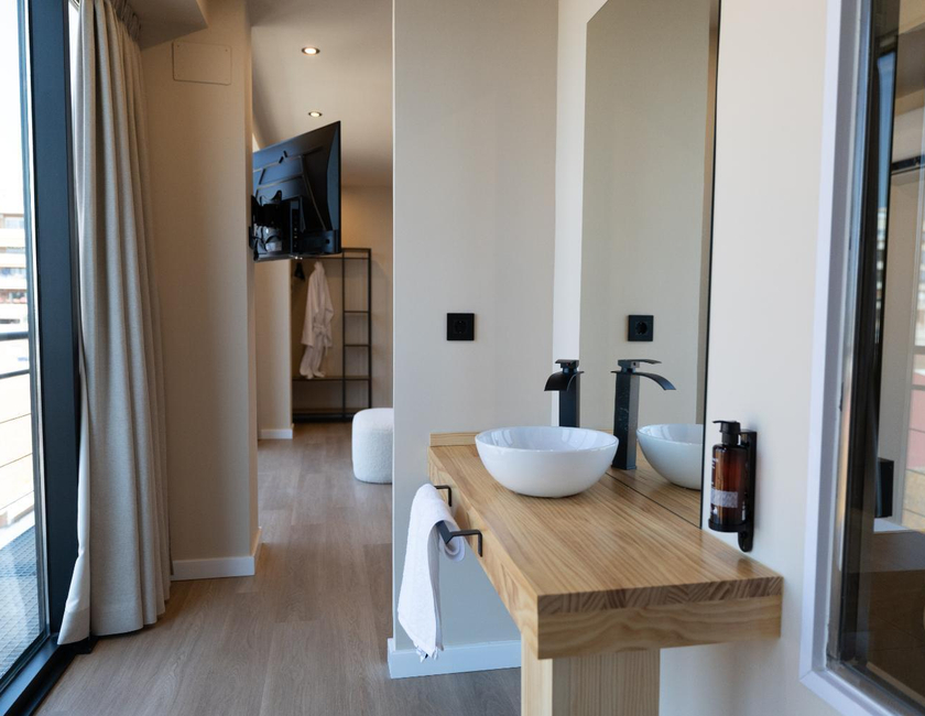 Imagen general del Hotel Arena M&aacute;laga Suites. Foto 10